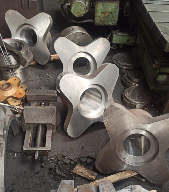 Литье нестандартных изделий из чугуна и стали.